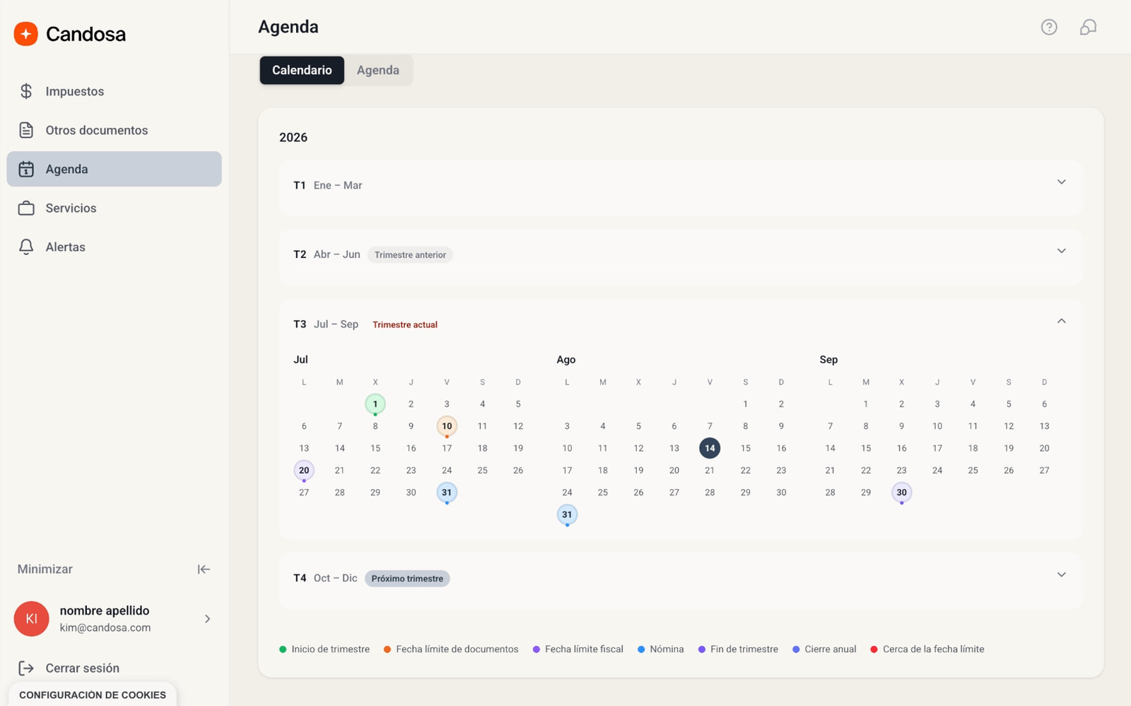 Pantalla de la plataforma: agenda fiscal del año con los cuatro trimestres y el calendario del trimestre actual con cada fecha límite marcada.